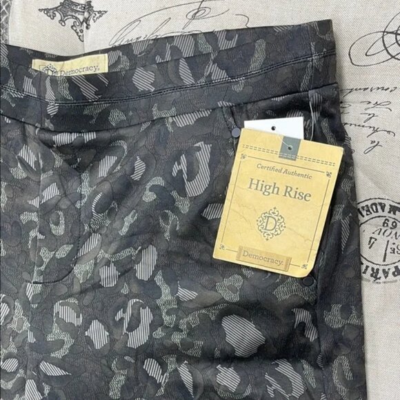 Democracy Camouflage Joggers - Picture 5 of 12